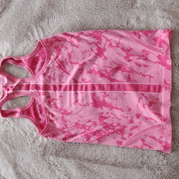 Lululemon tank - Picture 3 of 3